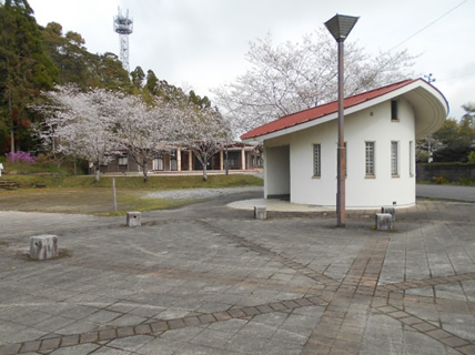 照日神社境内